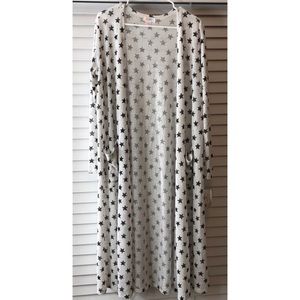 ❌SOLD❌Lularoe sarah M stars Blanc Noir